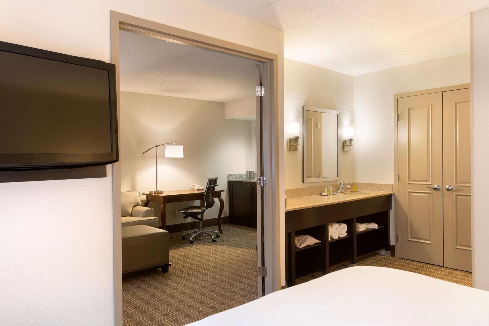 Doubletree Suites By Hilton Nashville Airport Εξωτερικό φωτογραφία