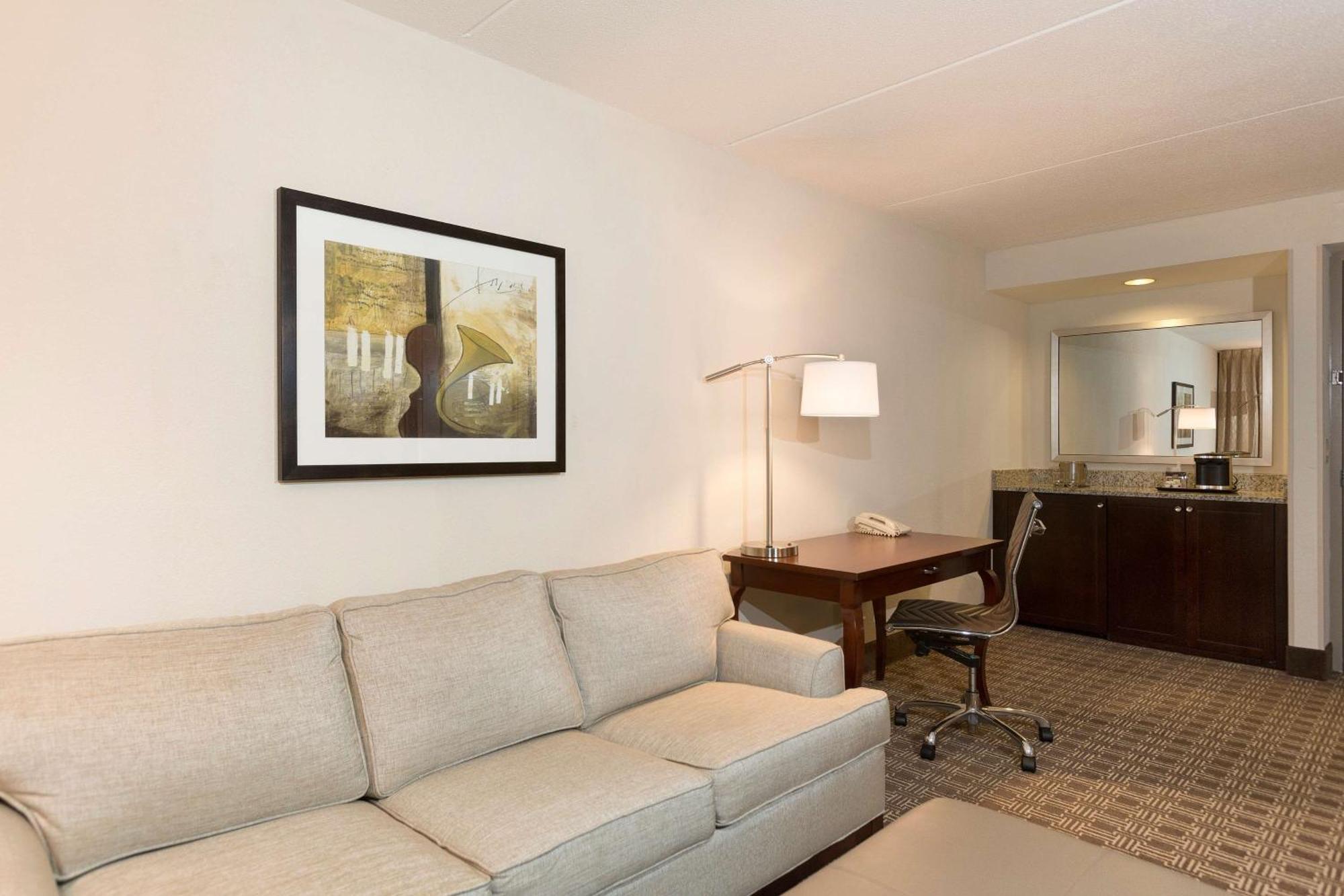 Doubletree Suites By Hilton Nashville Airport Εξωτερικό φωτογραφία