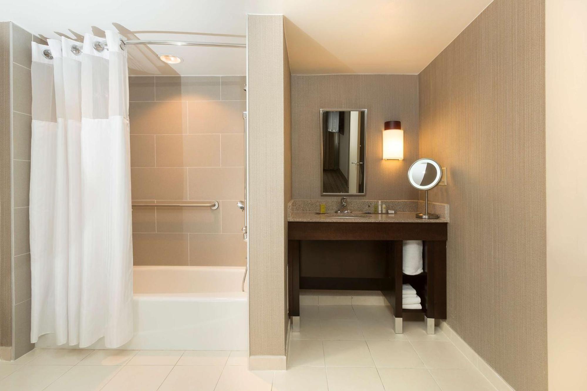 Doubletree Suites By Hilton Nashville Airport Εξωτερικό φωτογραφία