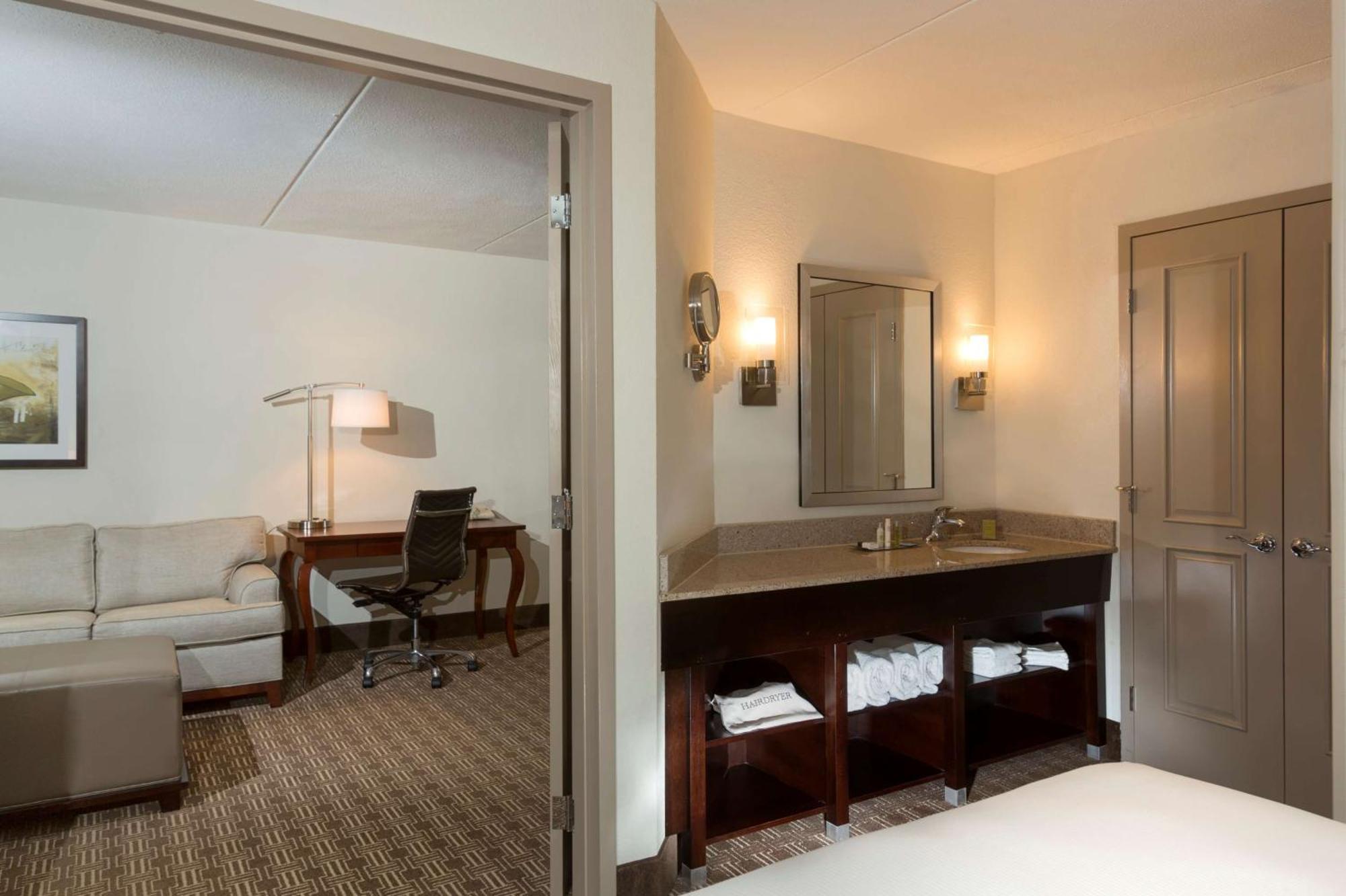 Doubletree Suites By Hilton Nashville Airport Εξωτερικό φωτογραφία