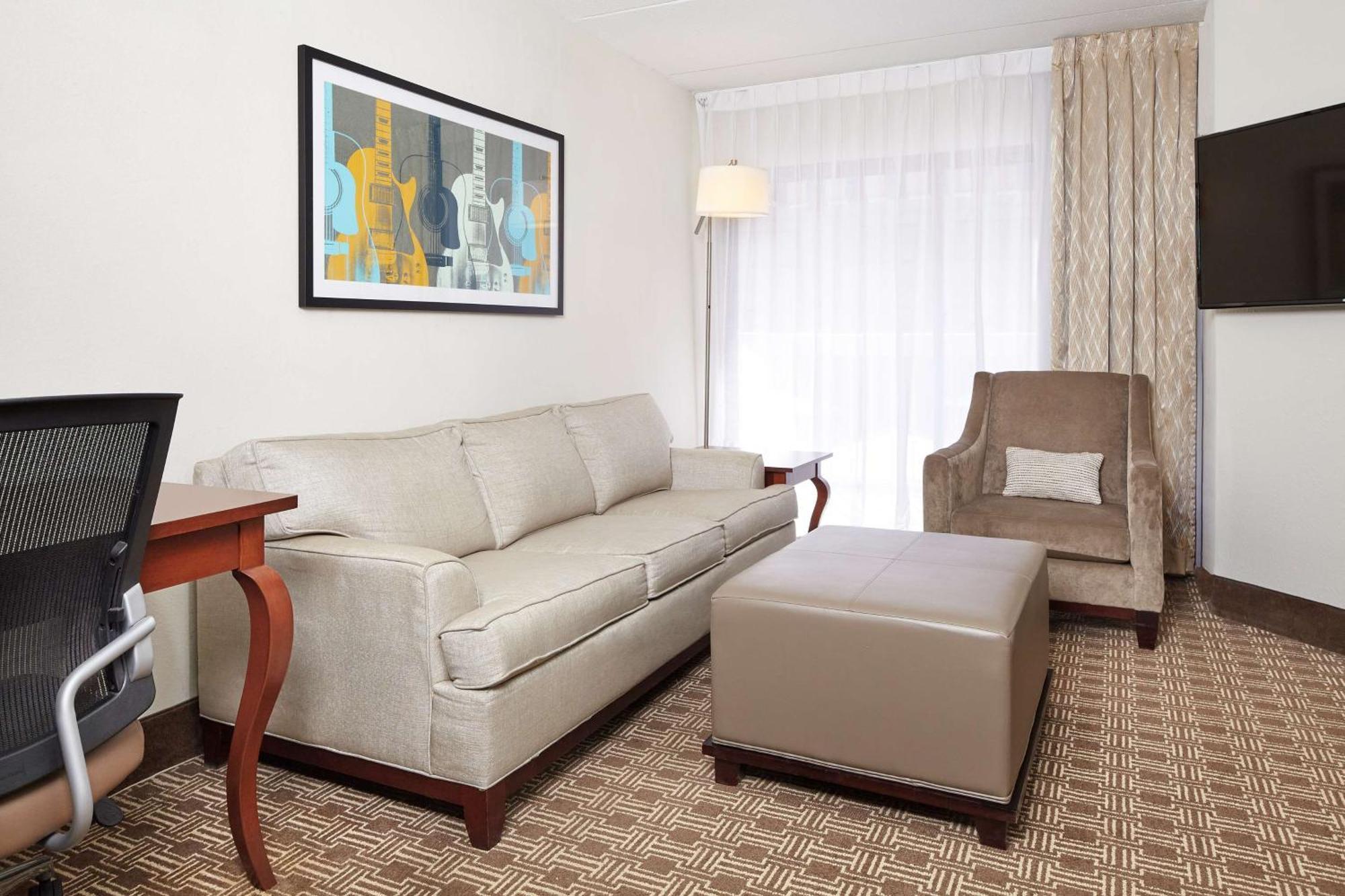Doubletree Suites By Hilton Nashville Airport Εξωτερικό φωτογραφία